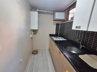 Güngören'de Tramvaya Yakın 2+1 Bahçe Katı 12 Yıllık Bina 80 m2