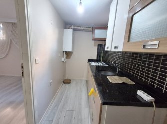 Güngören'de Tramvaya Yakın 2+1 Bahçe Katı 12 Yıllık Bina 80 m2
