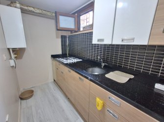 Güngören'de Tramvaya Yakın 2+1 Bahçe Katı 12 Yıllık Bina 80 m2