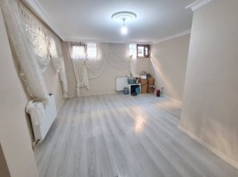 Güngören'de Tramvaya Yakın 2+1 Bahçe Katı 12 Yıllık Bina 80 m2