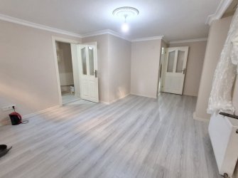 Güngören'de Tramvaya Yakın 2+1 Bahçe Katı 12 Yıllık Bina 80 m2