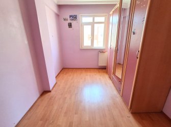 Güngören Yürüyüş Yolunda 4,Kat Balkonlu 2+1 Köşe Daire 85 m2