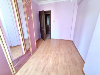 Güngören Yürüyüş Yolunda 4,Kat Balkonlu 2+1 Köşe Daire 85 m2