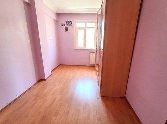 Güngören Yürüyüş Yolunda 4,Kat Balkonlu 2+1 Köşe Daire 85 m2