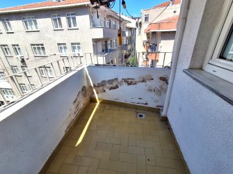Güngören Yürüyüş Yolunda 4,Kat Balkonlu 2+1 Köşe Daire 85 m2