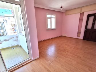 Güngören Yürüyüş Yolunda 4,Kat Balkonlu 2+1 Köşe Daire 85 m2