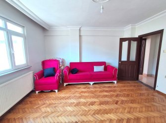 Güngören Yürüyüş Yolunda 4,Kat Balkonlu 2+1 Köşe Daire 85 m2