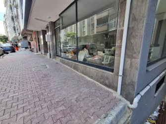 Bahçelievler'de Metroya Yakın 140 m2 Kiralık Düz Giriş Sıfır Dükkan 