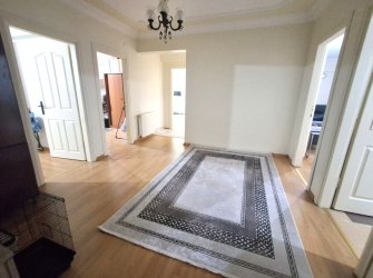 Bağcılar Yenigün'de K.Otoparklı 3+1 Yüksek Giriş 2007 Yapımı 135 m2