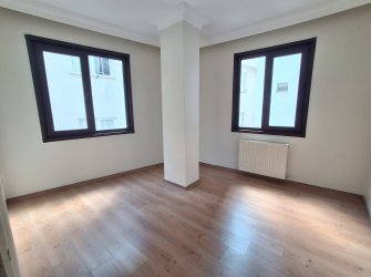 Bahçelievler'de Metroya Yakın 3, Kat Kredili 2+1 Her Kat Tek Daireli