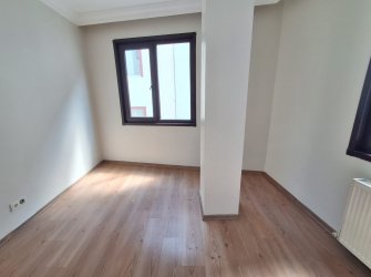 Bahçelievler'de Metroya Yakın 3, Kat Kredili 2+1 Her Kat Tek Daireli