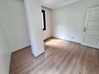 Bahçelievler'de Metroya Yakın 3, Kat Kredili 2+1 Her Kat Tek Daireli