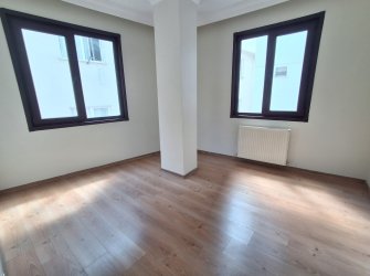 Bahçelievler'de Metroya Yakın 3, Kat Kredili 2+1 Her Kat Tek Daireli