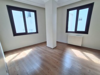 Bahçelievler'de Metroya Yakın 3, Kat Kredili 2+1 Her Kat Tek Daireli