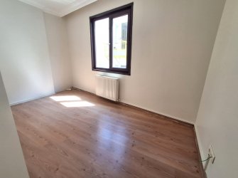 Bahçelievler'de Metroya Yakın 3, Kat Kredili 2+1 Her Kat Tek Daireli