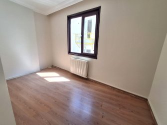Bahçelievler'de Metroya Yakın 3, Kat Kredili 2+1 Her Kat Tek Daireli