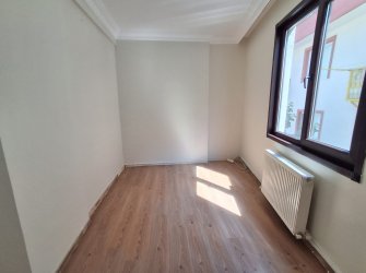 Bahçelievler'de Metroya Yakın 3, Kat Kredili 2+1 Her Kat Tek Daireli
