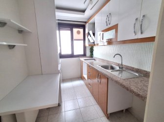 Bahçelievler'de Metroya Yakın 3, Kat Kredili 2+1 Her Kat Tek Daireli
