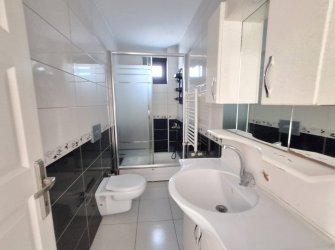 Bahçelievler'de Metroya Yakın 3, Kat Kredili 2+1 Her Kat Tek Daireli