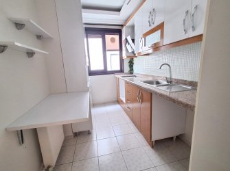 Bahçelievler'de Metroya Yakın 3, Kat Kredili 2+1 Her Kat Tek Daireli