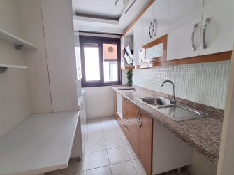Bahçelievler'de Metroya Yakın 3, Kat Kredili 2+1 Her Kat Tek Daireli