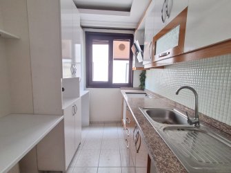 Bahçelievler'de Metroya Yakın 3, Kat Kredili 2+1 Her Kat Tek Daireli