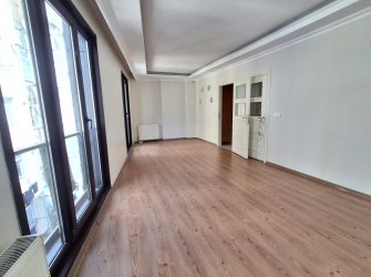 Bahçelievler'de Metroya Yakın 3, Kat Kredili 2+1 Her Kat Tek Daireli