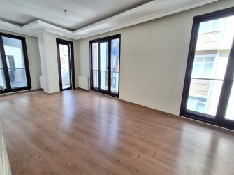 Bahçelievler'de Metroya Yakın 3, Kat Kredili 2+1 Her Kat Tek Daireli