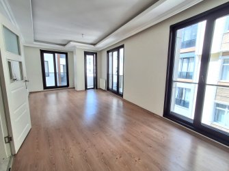 Bahçelievler'de Metroya Yakın 3, Kat Kredili 2+1 Her Kat Tek Daireli
