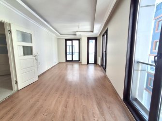 Bahçelievler'de Metroya Yakın 3, Kat Kredili 2+1 Her Kat Tek Daireli