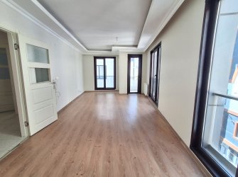 Bahçelievler'de Metroya Yakın 3, Kat Kredili 2+1 Her Kat Tek Daireli