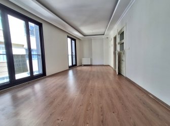 Bahçelievler'de Metroya Yakın 3, Kat Kredili 2+1 Her Kat Tek Daireli