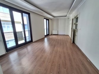 Bahçelievler'de Metroya Yakın 3, Kat Kredili 2+1 Her Kat Tek Daireli
