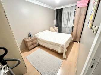 Bahçelievler Cumhuriyet'te 5,Kat İçi Yapılı 2+1 Arsa Tapulu 100 m2 Asansörlü