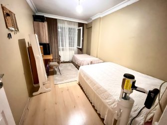 Bahçelievler Cumhuriyet'te 5,Kat İçi Yapılı 2+1 Arsa Tapulu 100 m2 Asansörlü