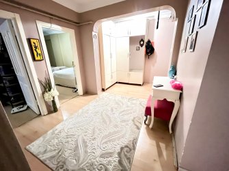 Bahçelievler Cumhuriyet'te 5,Kat İçi Yapılı 2+1 Arsa Tapulu 100 m2 Asansörlü