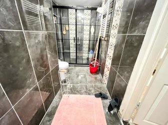 Bahçelievler Cumhuriyet'te 5,Kat İçi Yapılı 2+1 Arsa Tapulu 100 m2 Asansörlü