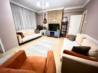Bahçelievler Cumhuriyet'te 5,Kat İçi Yapılı 2+1 Arsa Tapulu 100 m2 Asansörlü