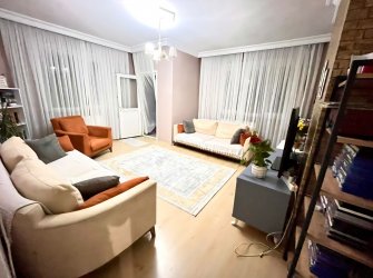 Bahçelievler Cumhuriyet'te 5,Kat İçi Yapılı 2+1 Arsa Tapulu 100 m2 Asansörlü