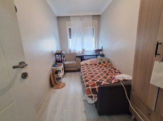 Bahçelievler'de Kapalı Otoparklı 2+1 Kat Mülkiyetli 80 m2 Bahçe Katı
