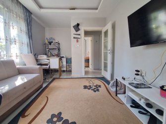 Bahçelievler'de Kapalı Otoparklı 2+1 Kat Mülkiyetli 80 m2 Bahçe Katı