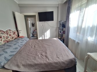 Bahçelievler'de Kapalı Otoparklı 2+1 Kat Mülkiyetli 80 m2 Bahçe Katı