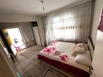Güngören'de Tramvaya Yakın 2+1 Giriş Kat Kredili 90 m2 Balkonlu