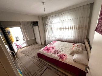 Güngören'de Tramvaya Yakın 2+1 Giriş Kat Kredili 90 m2 Balkonlu