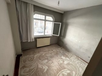 Güngören'de Tramvaya Yakın 2+1 Giriş Kat Kredili 90 m2 Balkonlu