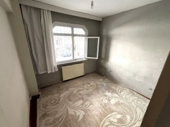 Güngören'de Tramvaya Yakın 2+1 Giriş Kat Kredili 90 m2 Balkonlu