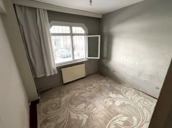 Güngören'de Tramvaya Yakın 2+1 Giriş Kat Kredili 90 m2 Balkonlu