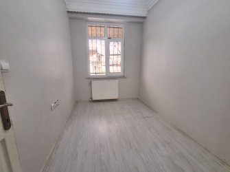 Esenler Tuna Mah 2+1 Dağ Yoluna Yakın 80 m2 Yüksek Giriş