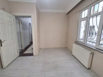 Esenler Tuna Mah 2+1 Dağ Yoluna Yakın 80 m2 Yüksek Giriş