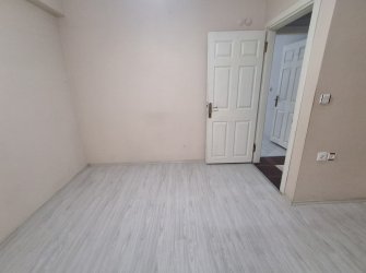 Esenler Tuna Mah 2+1 Dağ Yoluna Yakın 80 m2 Yüksek Giriş